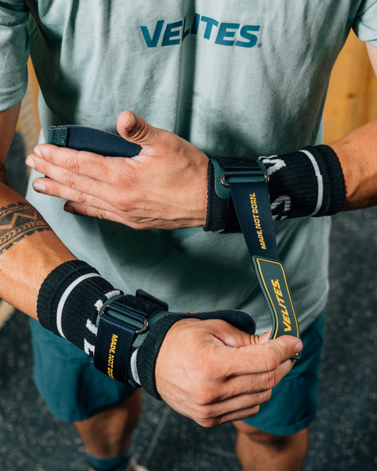 ESTAFASVELITESQUADULTRANOCHALKGREEN_GREYDETAIL