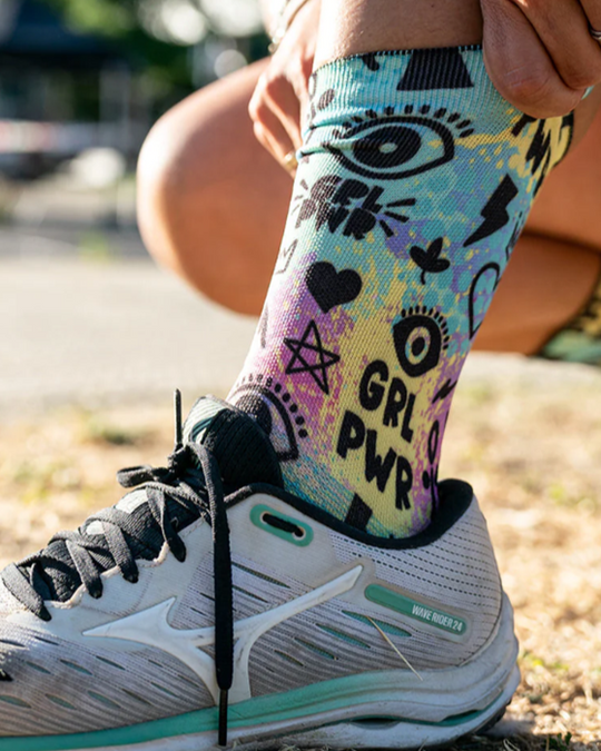 Calcetines unisex con el mensaje Girl Power