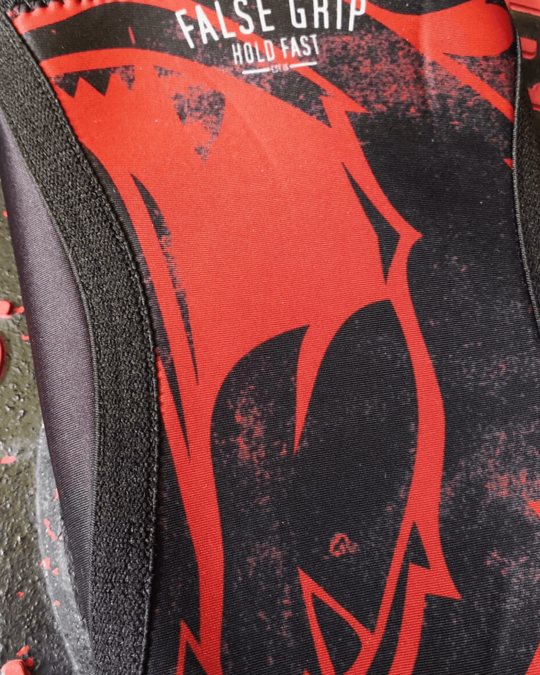 Joelheiras Wild Bear | Black/Red - TugaSox Fitness Store