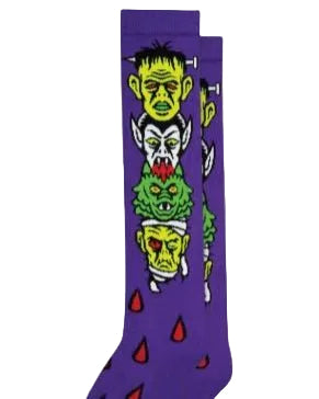 Meias Monster Mash - Lifestyle ate ao joelho da Gumball Poodle em roxo, com ilustrações de Frankenstein, Drácula, Múmia e outros monstros clássicos.