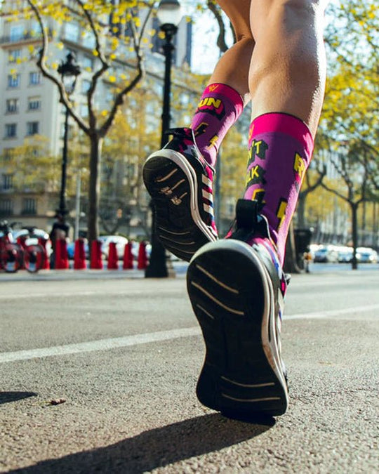 Meias Desportivas RUN DON'T WALK - Purple - TugaSox Fitness Store