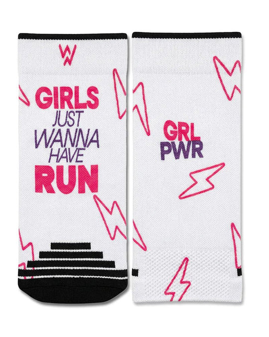 Embalagem das meias Híbridas Girls Wanna Run da Wabiks, modelo técnico para corrida e treino.