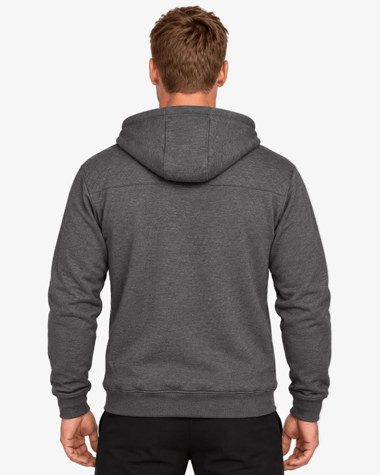 Vista traseira do Zip Hoodie Storm Grey da TugaSox em modelo masculino, mostrando capuz e painéis superiores com pesponto.