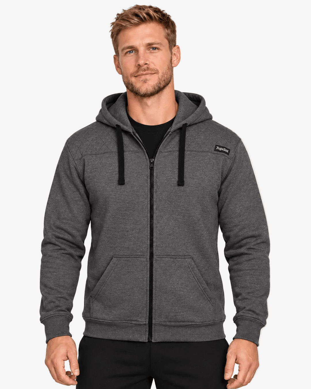 Zip Hoodie Storm Grey unissexo da TugaSox em modelo masculino, com corte atlético e fecho frontal preto.