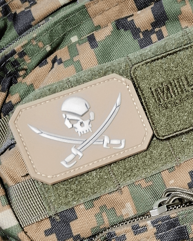 PATCH em PVC Pirate Skulls & Swords| Dark Coyote - TugaSox Fitness Store